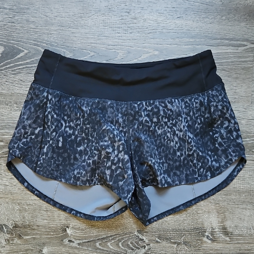 Lululemon Speed-Up Mid-Rise Short 4"